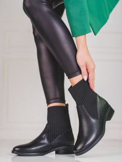 Výborné černé  kotníčkové boty dámské na plochém podpatku