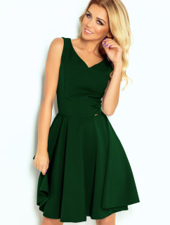 Rozšířené dámské šaty v lahvově zelené barvě s výstřihem ve tvaru srdce model 6703269 - numoco
