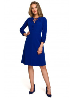 Přiléhavé šaty s vázaným výstřihem  modré model 17678117 - STYLOVE