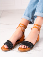 Výborné čierne dámske sandále bez podpätku