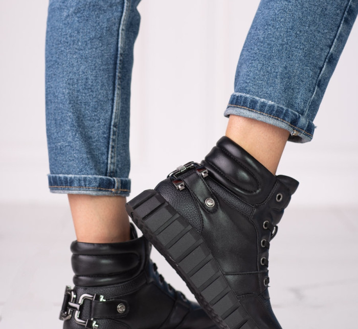 Módní  kotníčkové boty dámské černé bez podpatku
