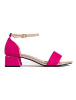 Módne dámske ružové sandále na širokom podpätku