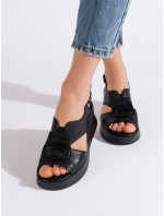 Pekné čierne dámske sandále na klin