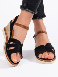 Krásne čierne sandále na klinoch pre ženy