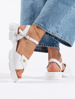 Pekné biele sandále na platforme pre ženy