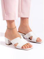 Pohodlné dámske sandále bielej farby na širokom podpätku