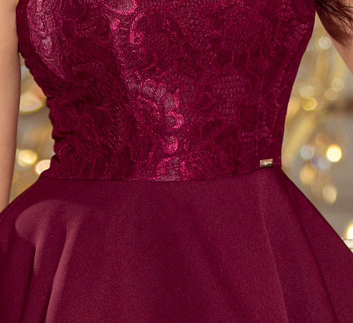 Dámské rozšířené šaty v bordó barvě s vrchní částí model 6405971 - numoco