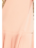Pohodlné dámské plisované šaty v broskvové barvě model 7245112 - numoco