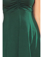 Rozšírené dámske šaty v fľaškovo zelenej farbe s dekoltom model 7248170