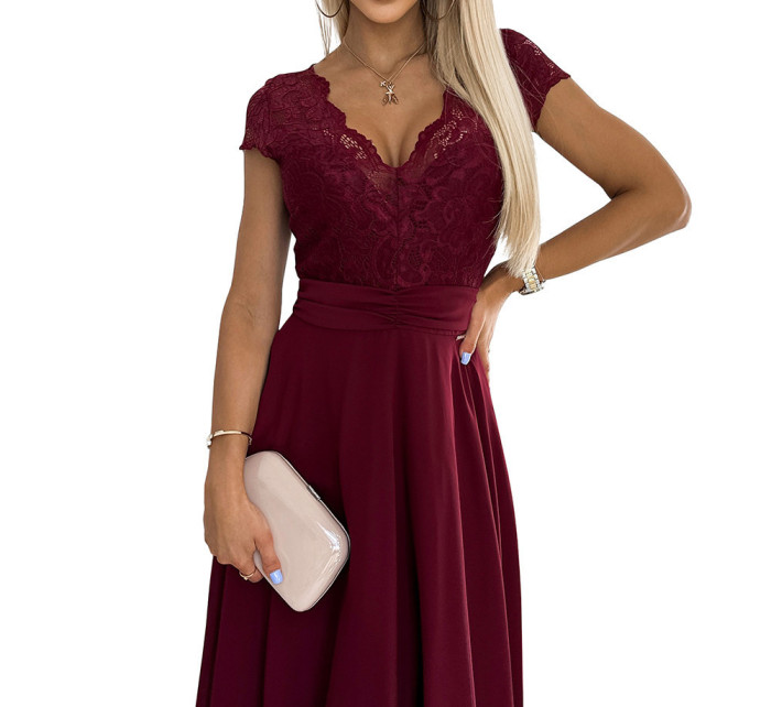 381-5 LINDA - szyfonowa sukienka z koronkowym dekoltem - BORDOWA