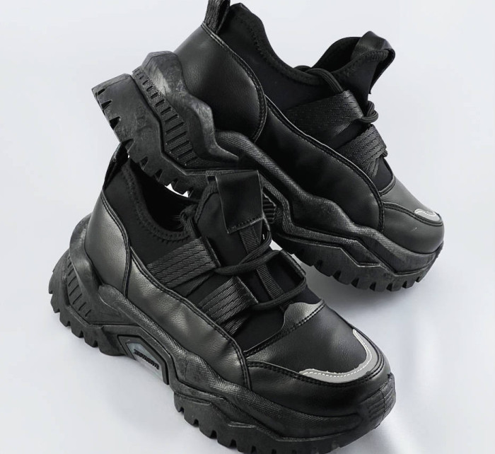 Černé šněrovací sneakersy na platformě (RA5)