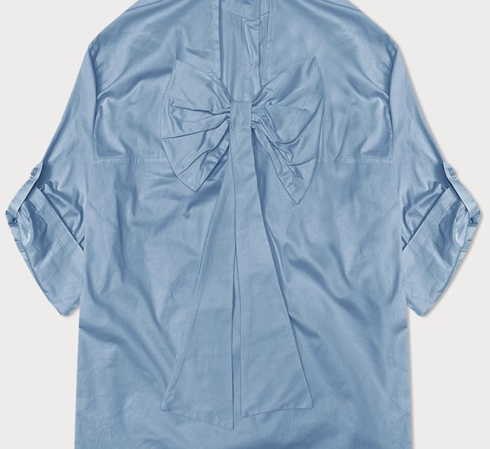 Světle modrá košile s ozdobnou mašlí na zádech (24018)