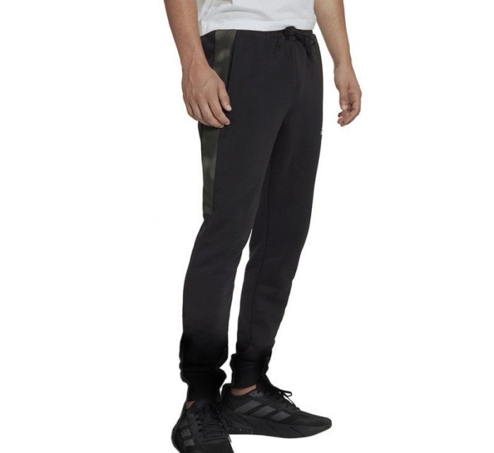 Spodnie adidas Essentials Camo Print Fleece Pant M HL6929