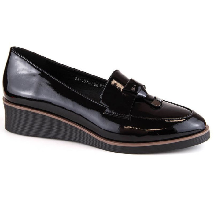 Vinceza W JAN263C černé lakované boty na středním podpatku s podpatky