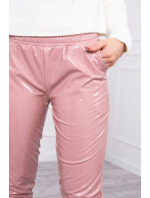 model 18745576 velurové kalhoty tmavě růžové - K-Fashion