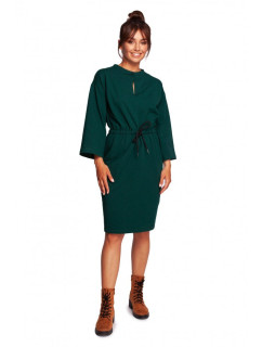 model 18004335 Pletené šaty se šňůrkou tmavě zelené - BeWear
