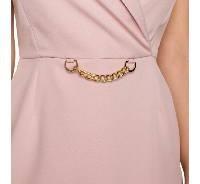 šaty s ozdobným řetízkem krepová růžová model 18004525 - Makover