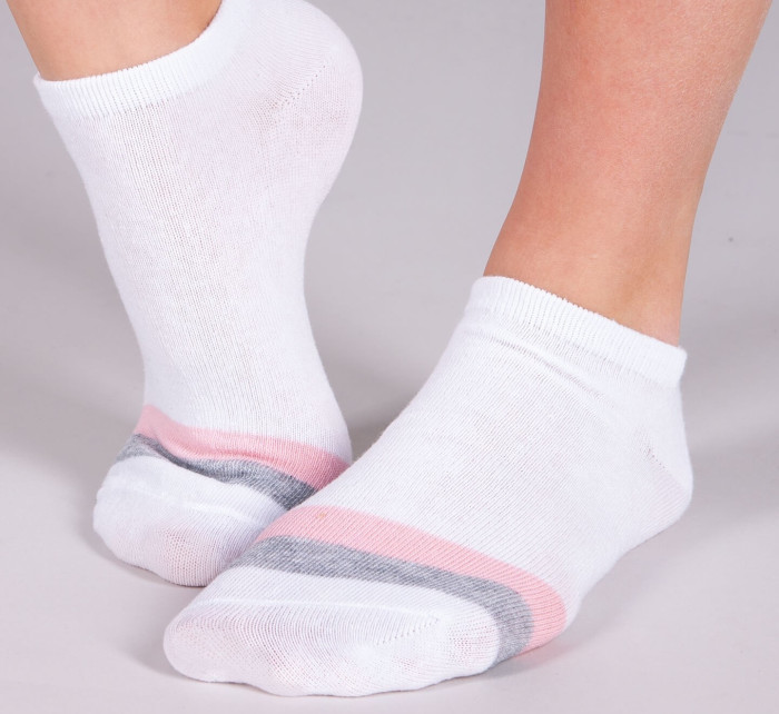 Yoclub Dívčí kotníkové bavlněné ponožky Vzory Barvy 3-pack SKS-0028G-AA30-001 Vícebarevné